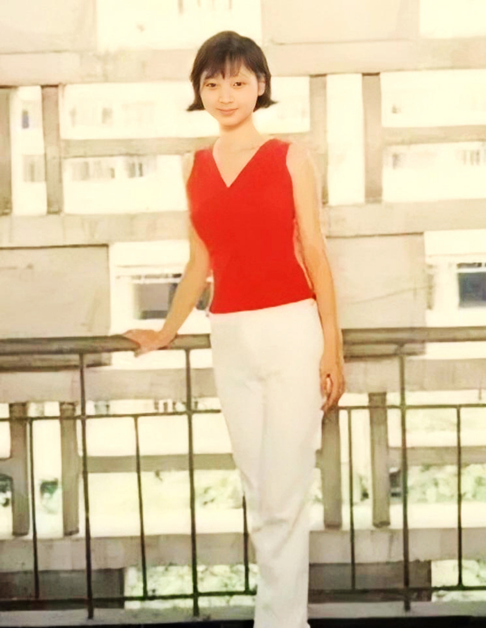 柳岩17岁时的照片.当时,她还在广东一所卫生学校学习护理.