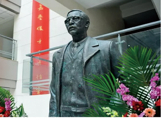 潘氏双雄:一个985大学校长,一个985大学教授,合作多部数学论著