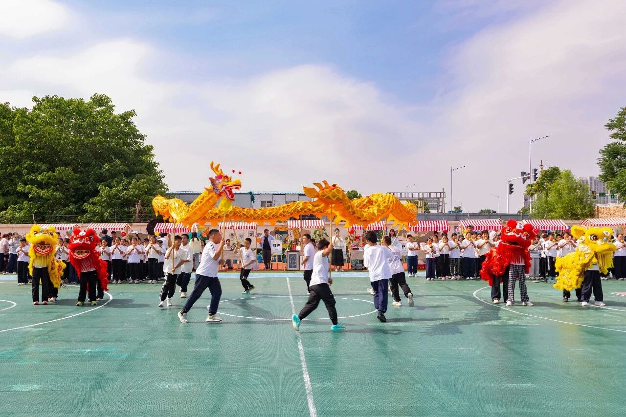 郑州经开区：校园里面赶“大集” 孩子当上“非遗传承人” - 图2