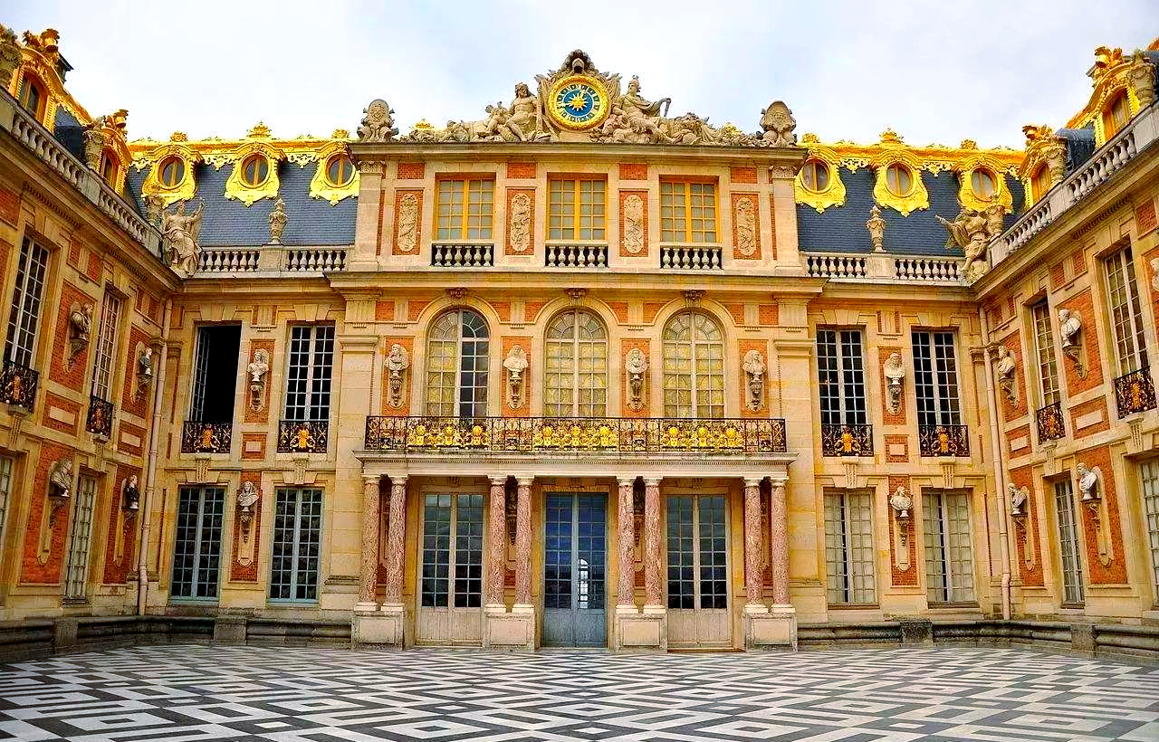探索凡尔赛宫:领略洛可可风格的独特魅力