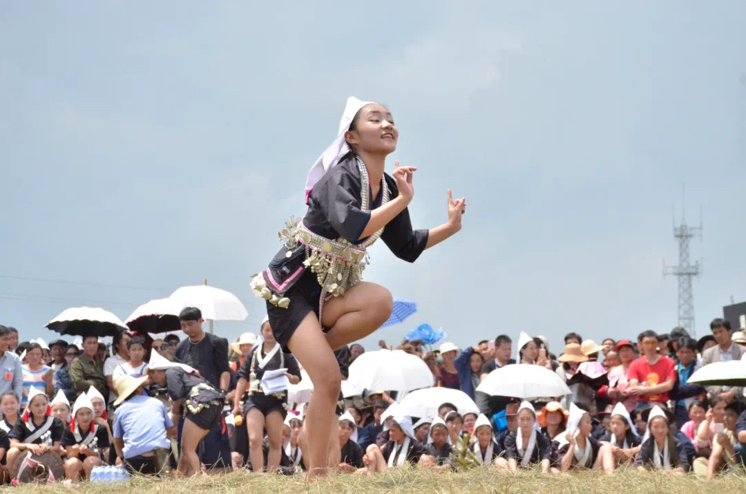 云南哈尼族奕车姑娘节等你来