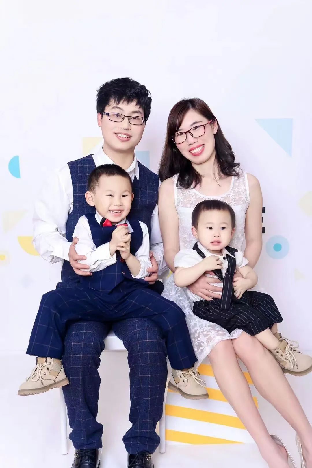 瞧!他们笑得多开心!