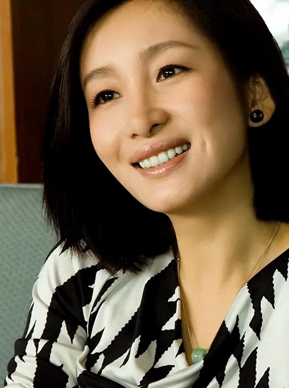 秦海璐"巨婴症儿子"现已8岁,看到长相后,网友表情大为吃惊!