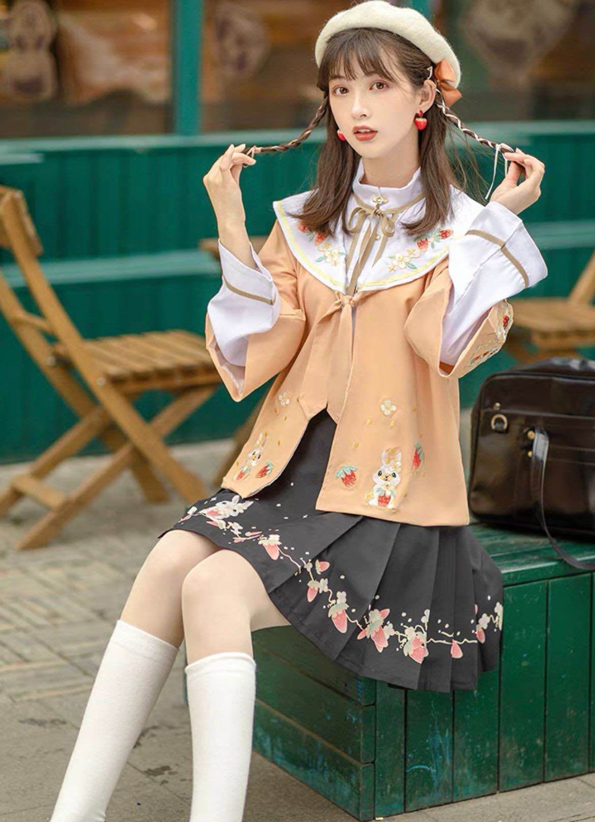 最近火了一种穿搭叫"汉服 丝袜",时髦显瘦,还很高级