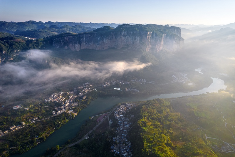 清镇:鸭池河畔乡村美
