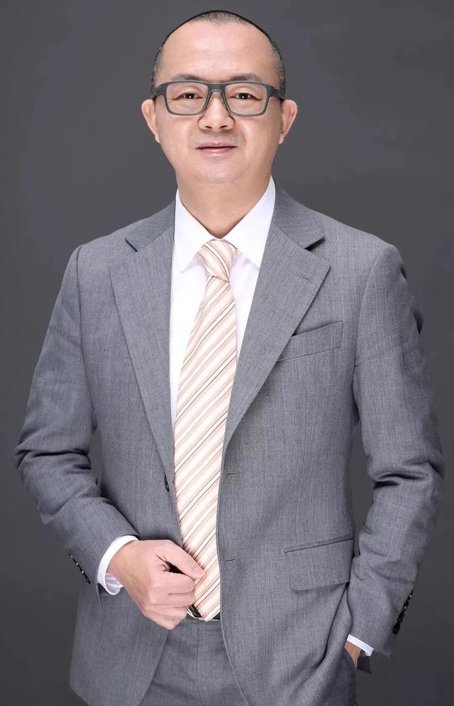 「官宣」ceo迟峰,cfo欧俊明双双离职,蓝光是怎么了?