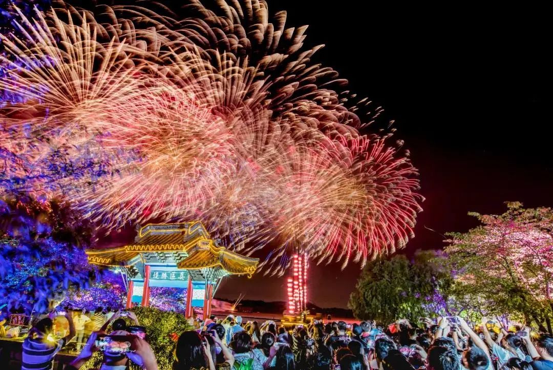 鼋头渚水上音乐烟花大会