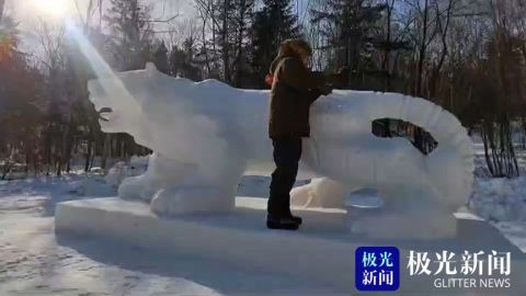 雪乡神雕雕刻东北虎雪雕 虎虎生威迎虎年