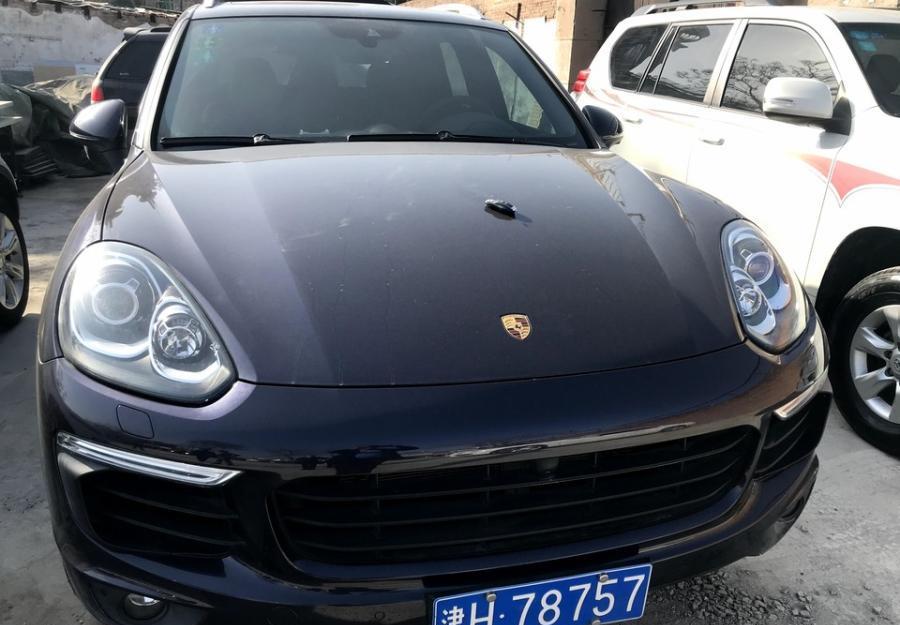 开了6431公里的保时捷卡宴降价34.4万拍卖,超4千人围观