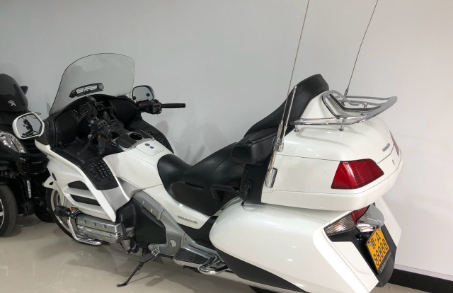 全国最贵的金翼,挂着京a88888摩托车车牌,光车牌就值300万元!