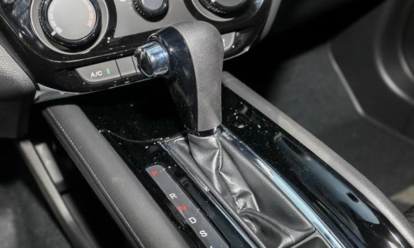 本田飞度自动挡挡位,飞度换挡操作技巧