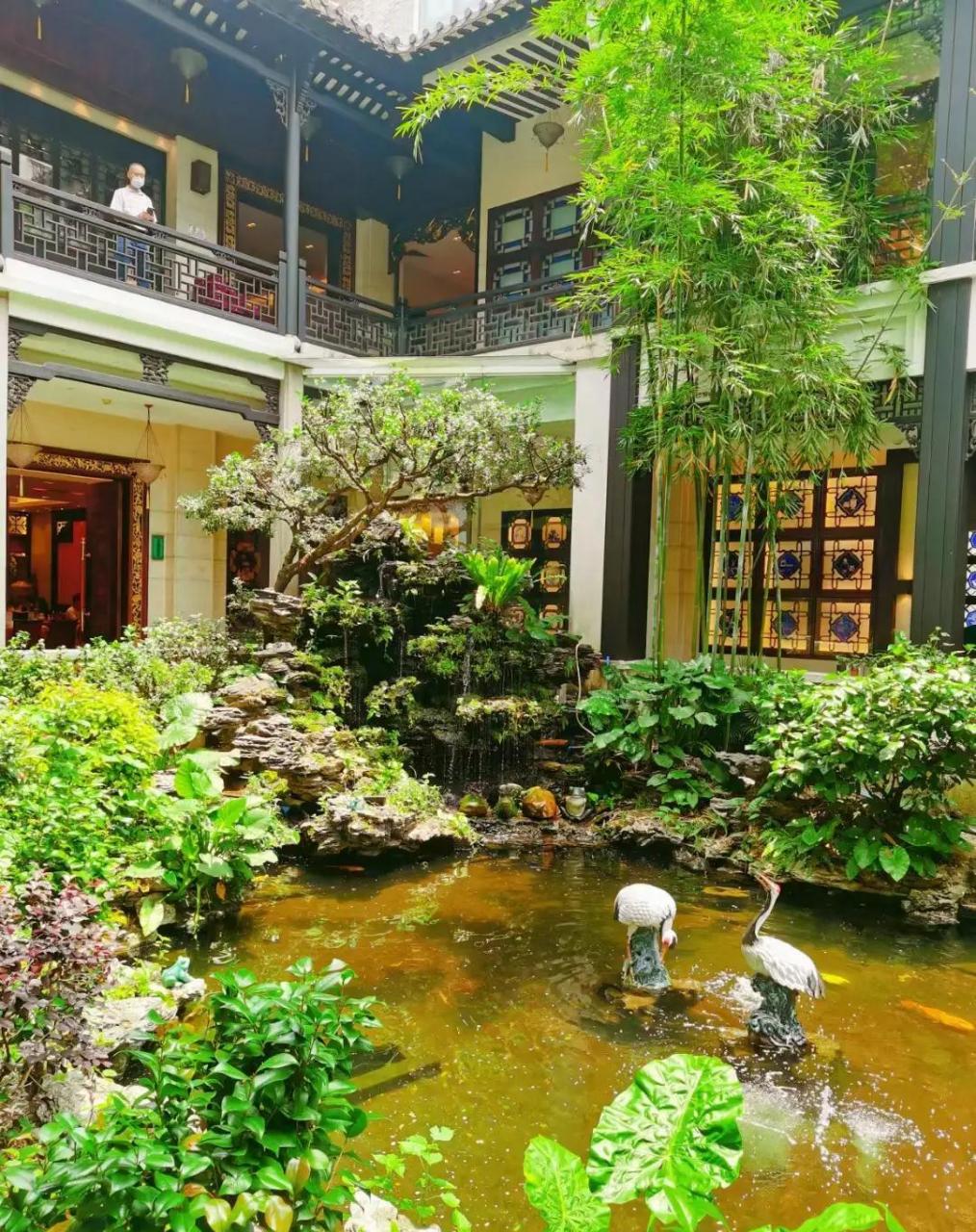 北园～是广州还保留下来的园林式酒家!