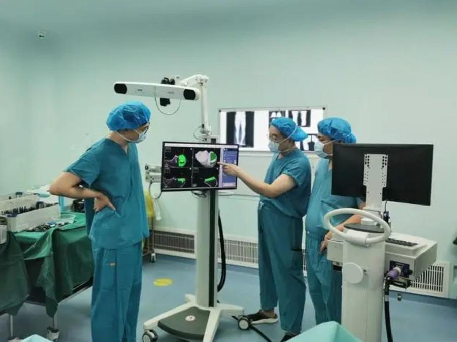 专访青大附院关节外科张海宁教授:千余例机器人手术操作领航学科智慧