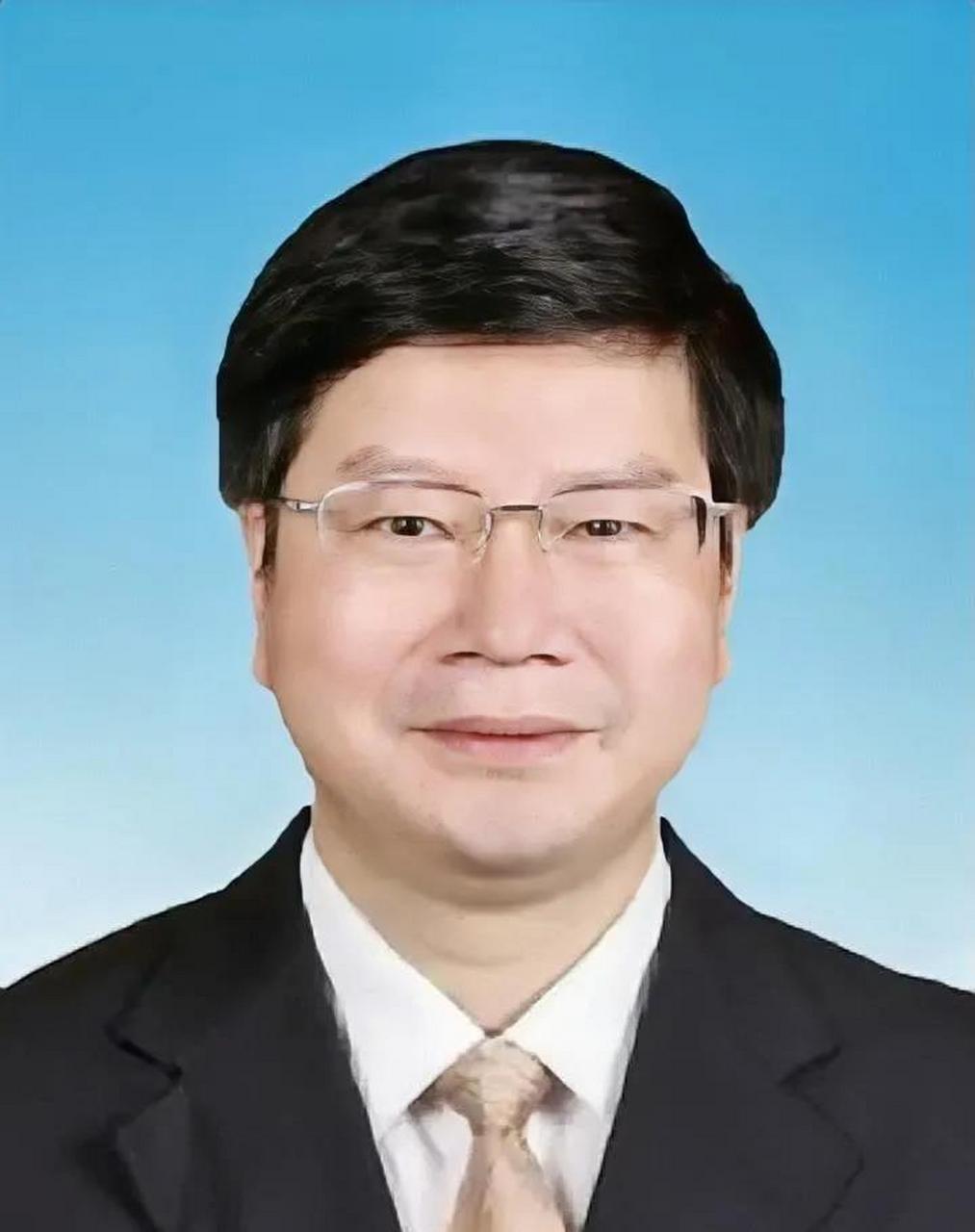 缪绍炜,1964年2月出生,福建省财经学校毕业,福建福安人.