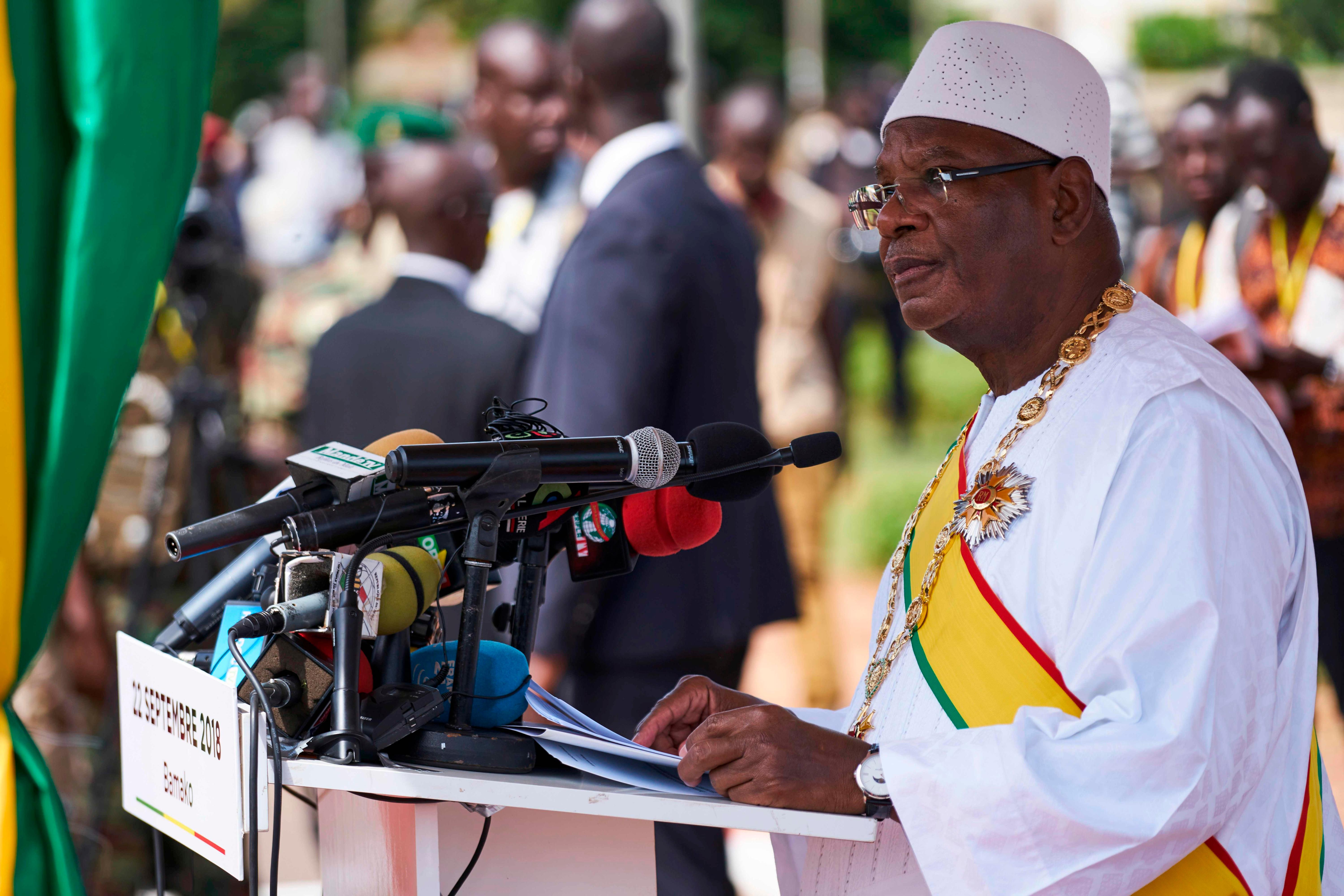 马里总统宣布辞职,此前因国内兵变被扣留