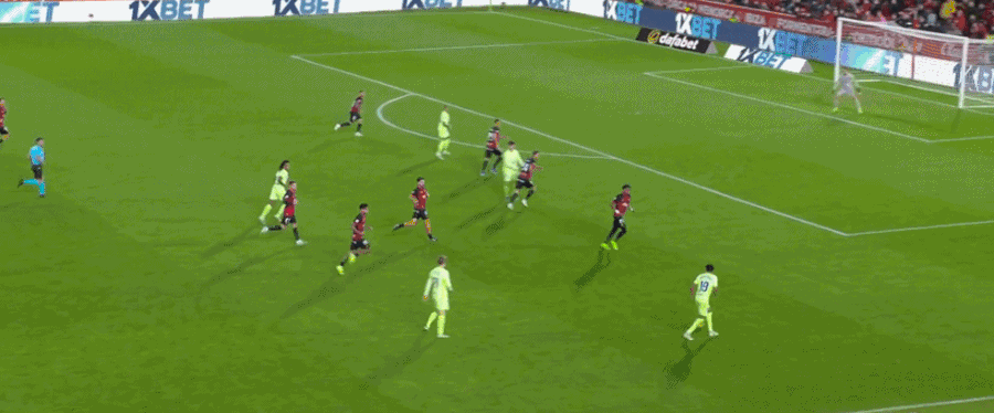 巴塞罗那客场5-1大胜马略卡 西甲第19轮 亚马尔两脚精准传球带来两粒进球_西甲-拉菲尼亚双响德容破门 巴萨5-1马略卡