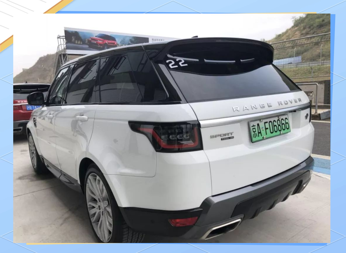 路虎揽胜运动p400e:混动性能的佼佼者