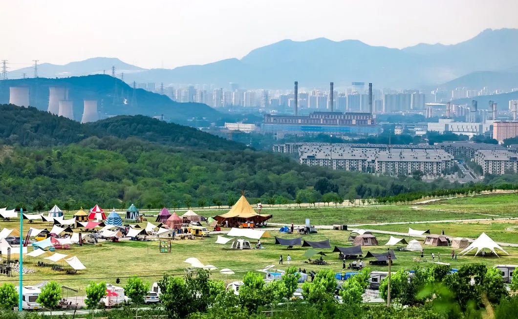 亲近自然邂逅萌宠仰望星空在天泰山自然营地邂逅别样生机