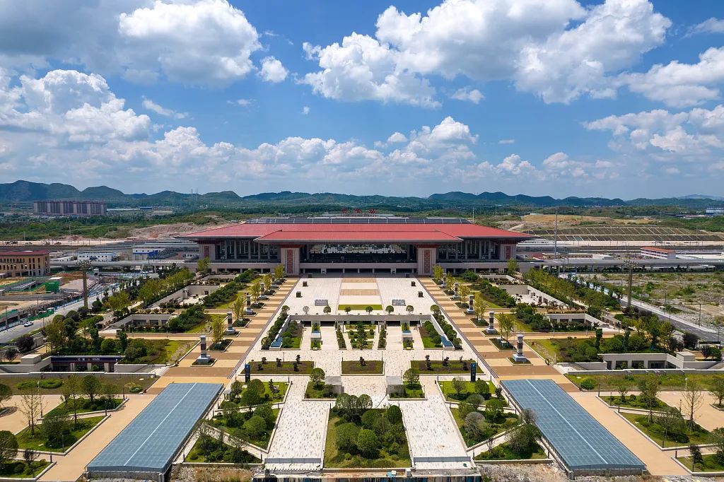 高铁进贵安 发展再提速!干部群众热议贵安站融入国家铁路网