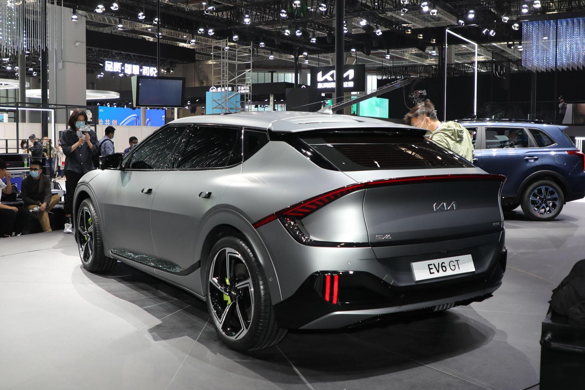 新车|起亚纯电车型ev6/ev6 gt亮相广州车展,百公里加速3.5s