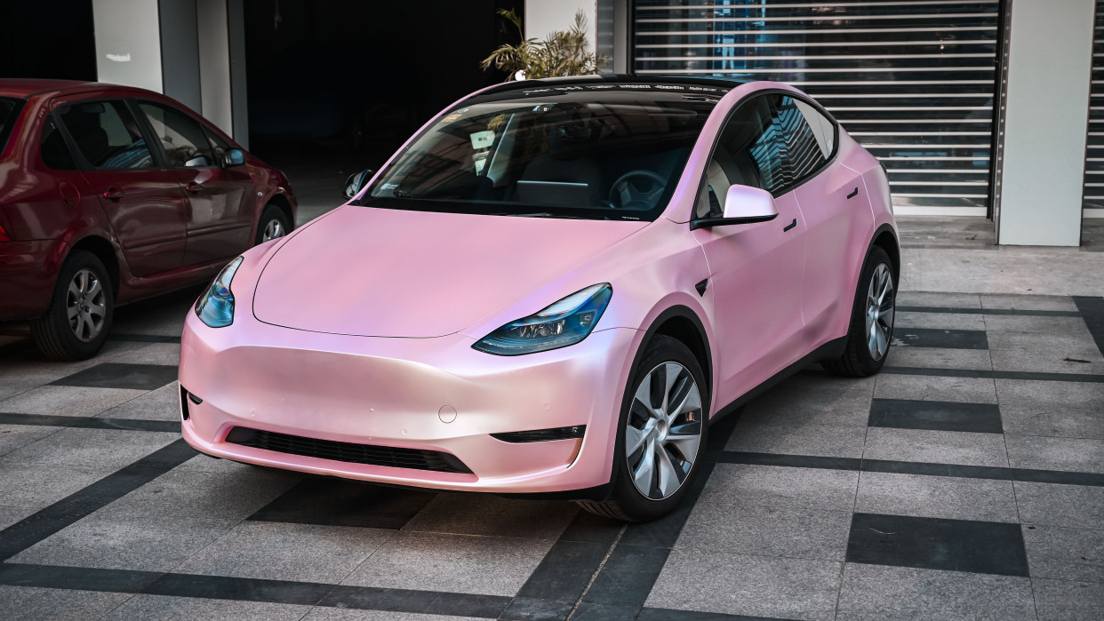 unic|特斯拉model y改色电光樱花粉