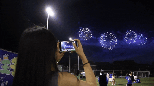 难能可贵的是尽管球场已成为火爆的"网红打卡地"球场经营者谭伟平却