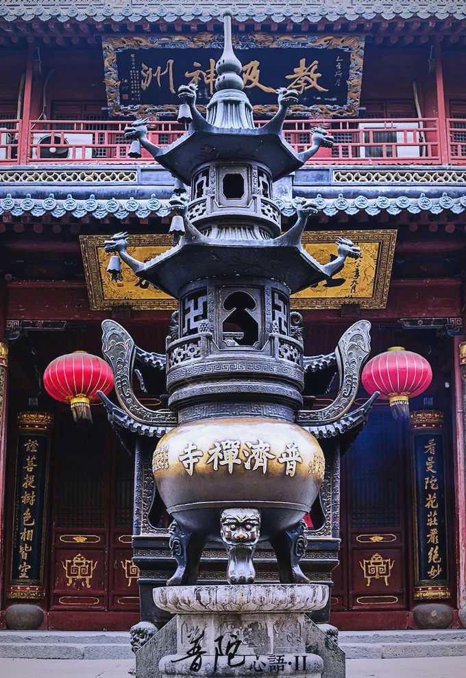 普陀山之精华探秘:探访规模宏大的普济禅寺