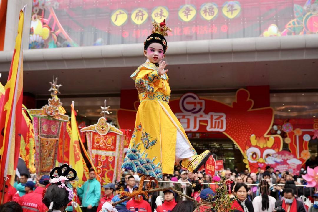 这个元宵真热闹!广府庙会巡游再现北京路