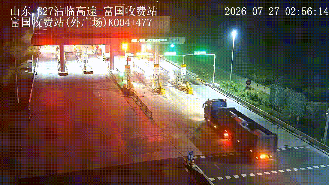 三车组团闯卡？惊险！滨州交警迅速出击、一网打尽！-有驾