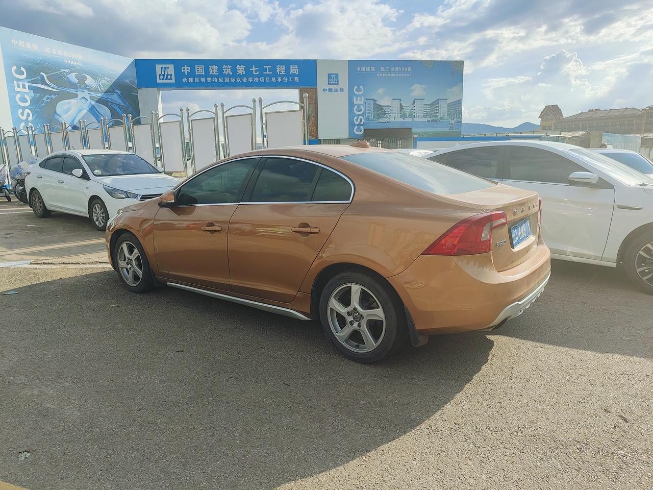 沃尔沃12年的s60,还是精神抖擞