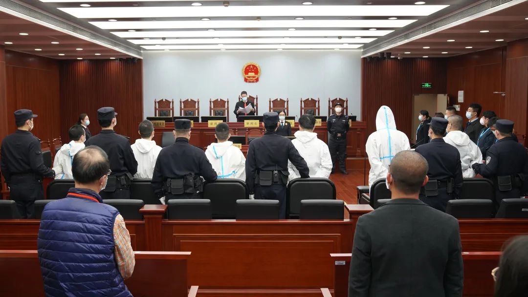 重磅!565亿惊天大案落槌,80后"富二代"被判无期,百亿金融帝国已崩塌