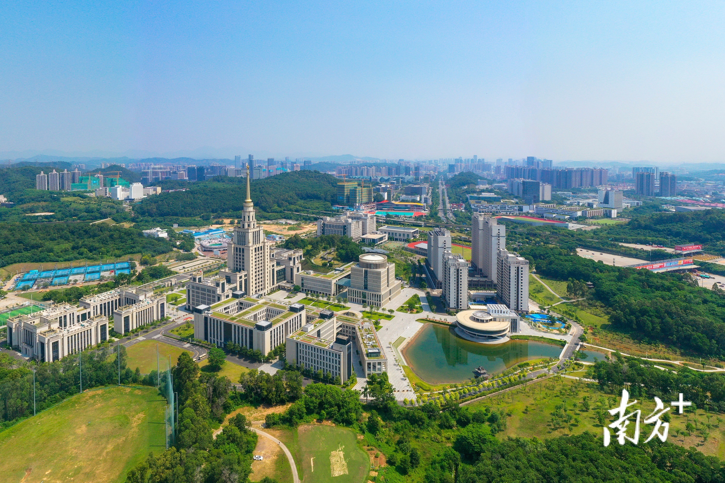 南方观察|深港合作"向北"拓展,大运深港国际科教城如何乘风而起?