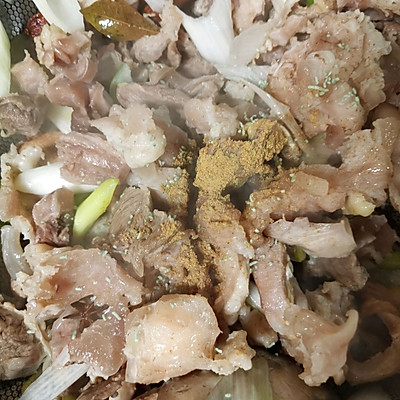 营养美味两手抓,炖筋头巴脑是你的不二之选