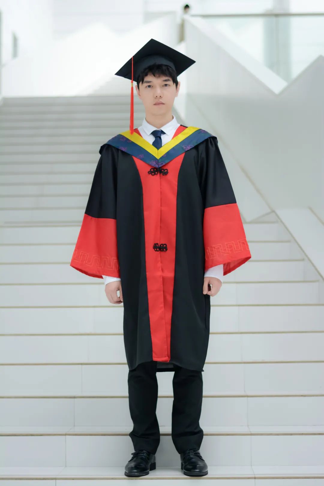 彻底搞懂学位服怎么穿