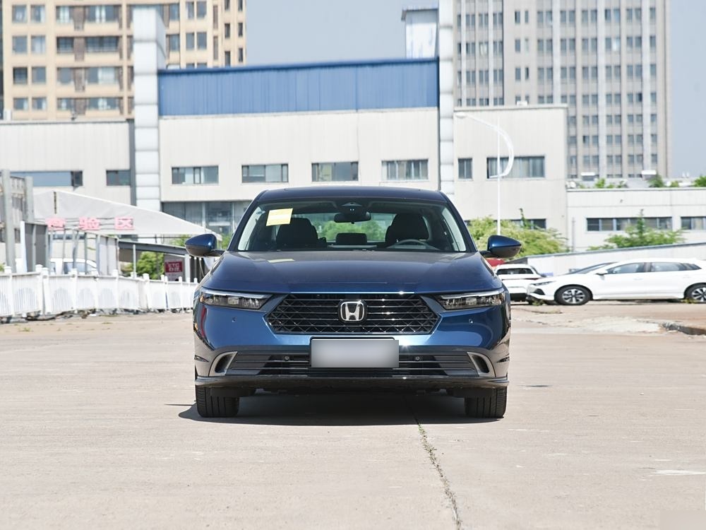 本田雅阁,这款备受瞩目的中级车,以其出色的参数配置和询价热度,一直