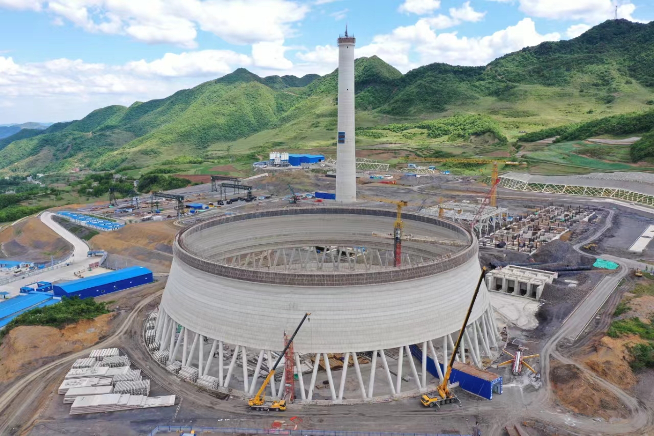 威赫电厂项目新进展 烟囱顺利到顶