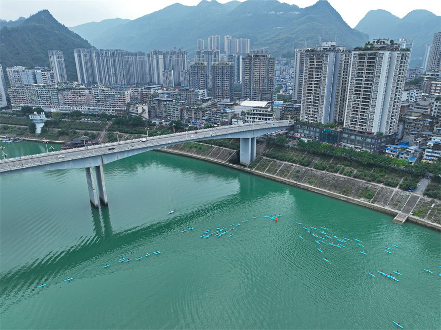 重慶彭水:烏江上的