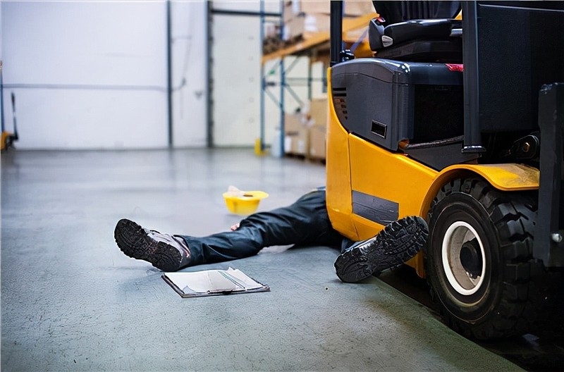 叉车事故案例分析,急需借助ai防撞避免这些悲剧