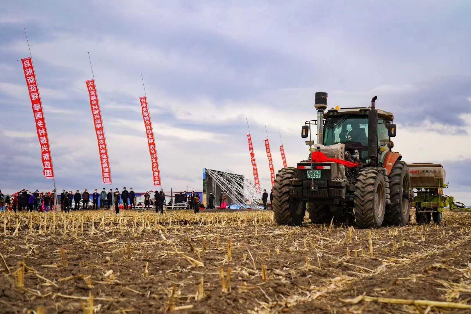 弘扬传统文化 助力乡村振兴 汪清县罗子沟镇举行首届农耕"开犁节"