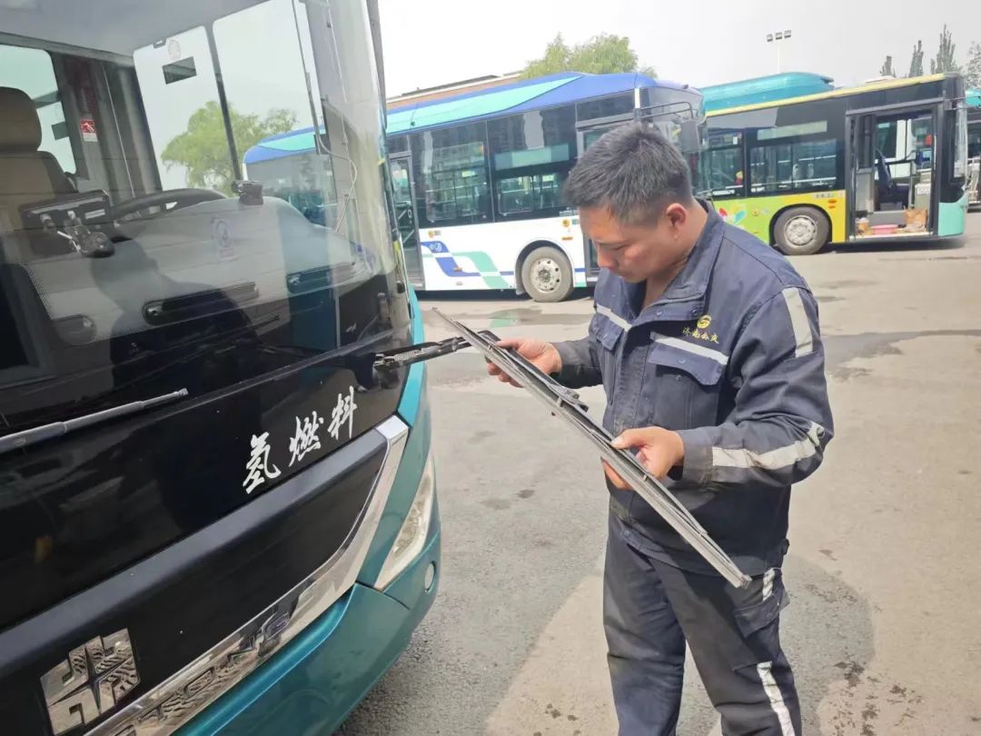 当好百姓"专职司机,济南公交全力护航市民游客畅享国庆假期