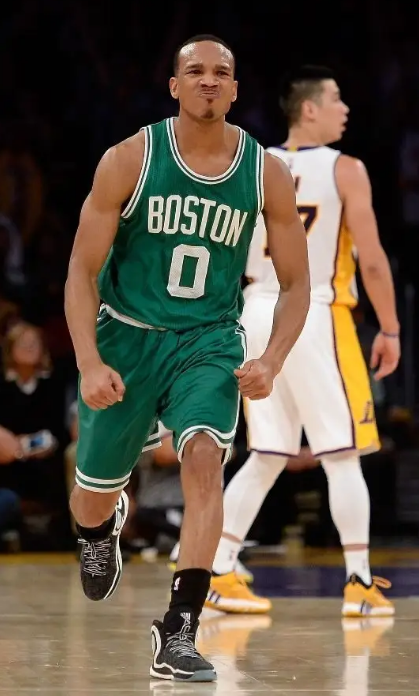 0号球衣篮球明星是谁