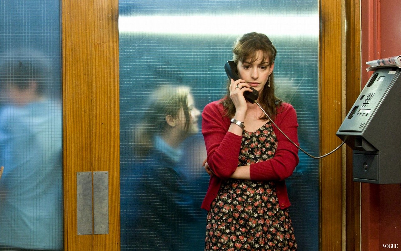 安妮海瑟薇的爱情电影《一天》,让我明白有些事比爱情更值得感动