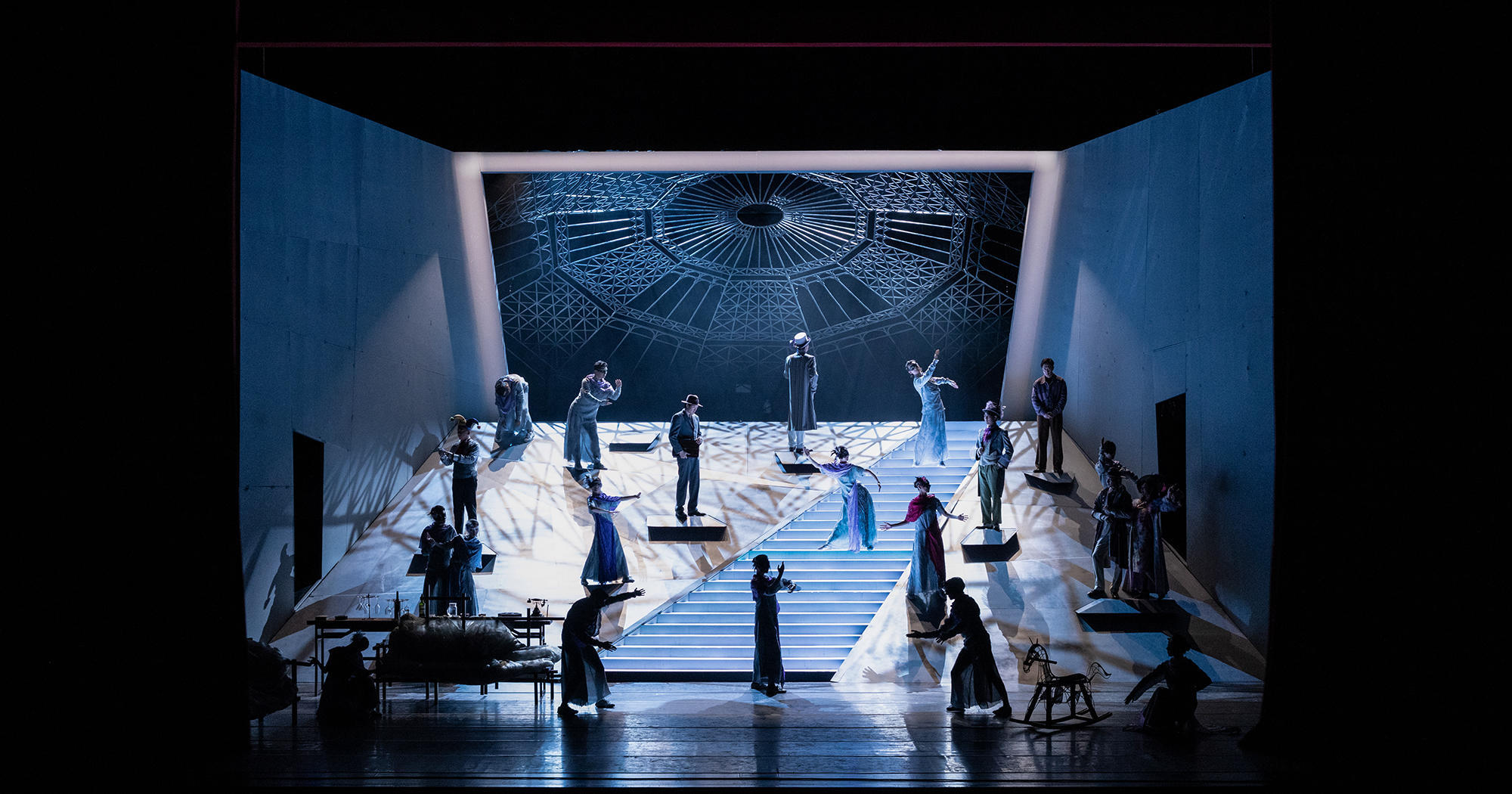 11月24日至27日,舞台剧《日出》将在上海文化广场上演