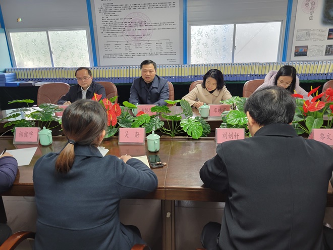 黄振饶调研市第八中学改扩建项目工作