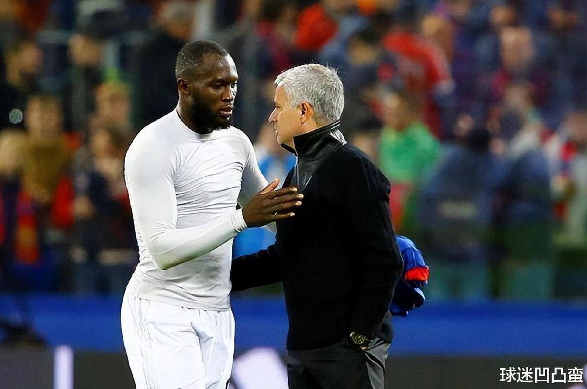 卢卡库是比利时的超级中锋,他191cm的身高,100kg的体重,让他在中锋