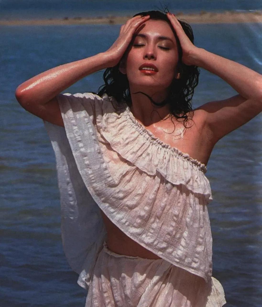 松板庆子出生在日本东京,父亲是韩国人,母亲是日本人.