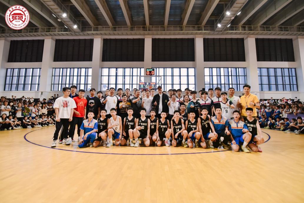 分享冠军故事!篮球名将朱芳雨亮相广东仲元中学