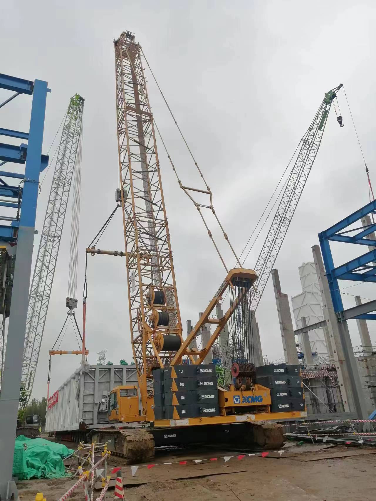 260吨履带吊简介