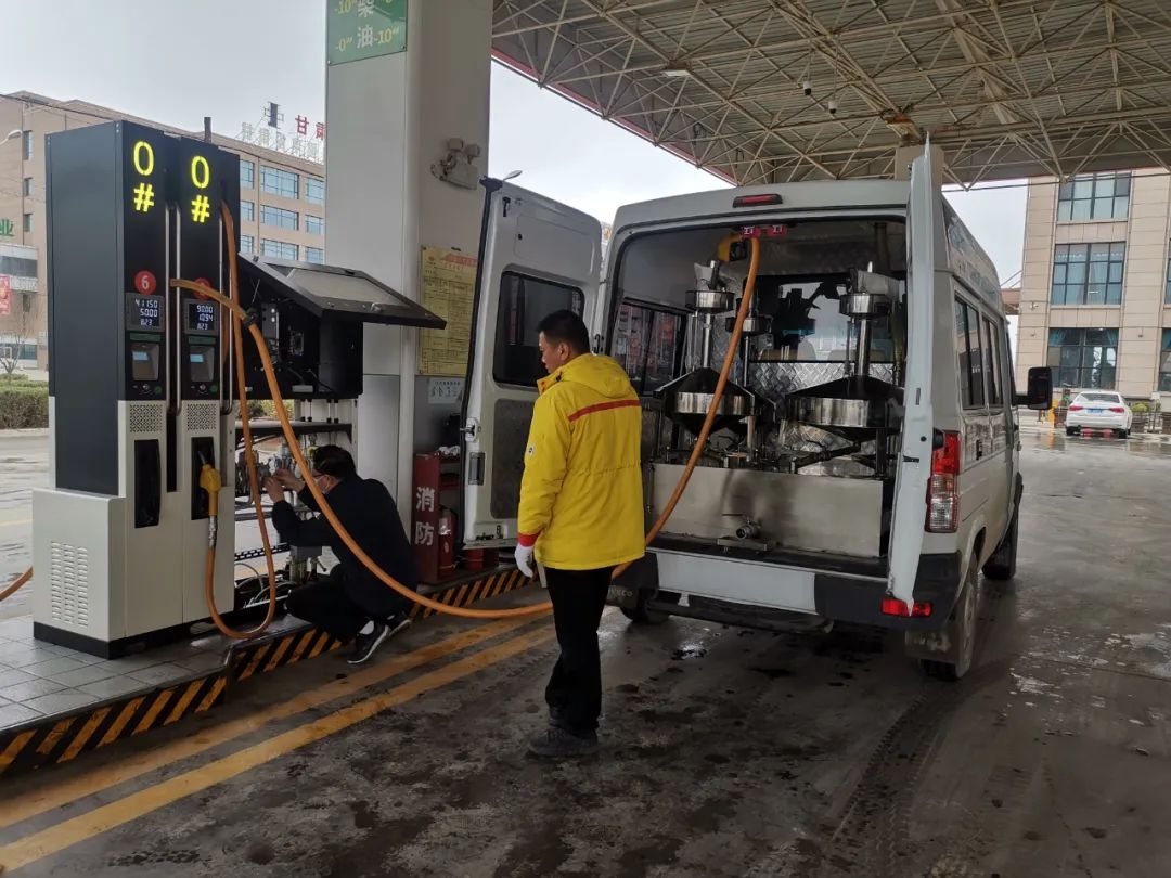 静宁县质量技术监督检测所开展燃油加油机周期专项检定工作