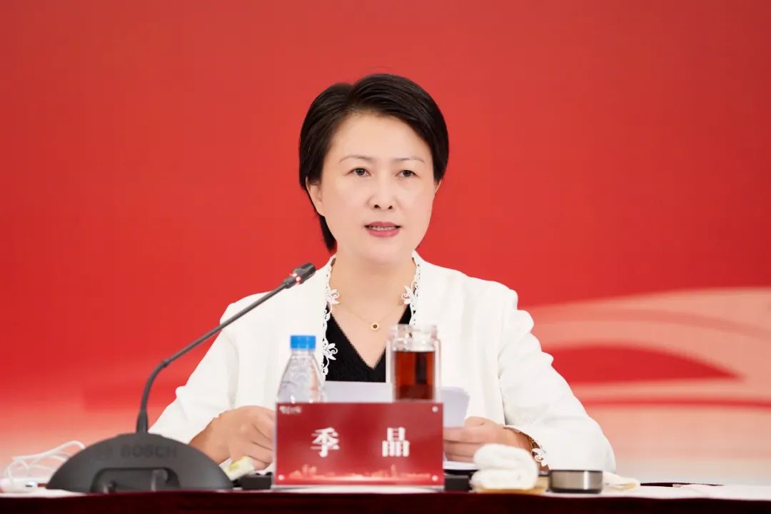 季晶对今年以来我区各项工作